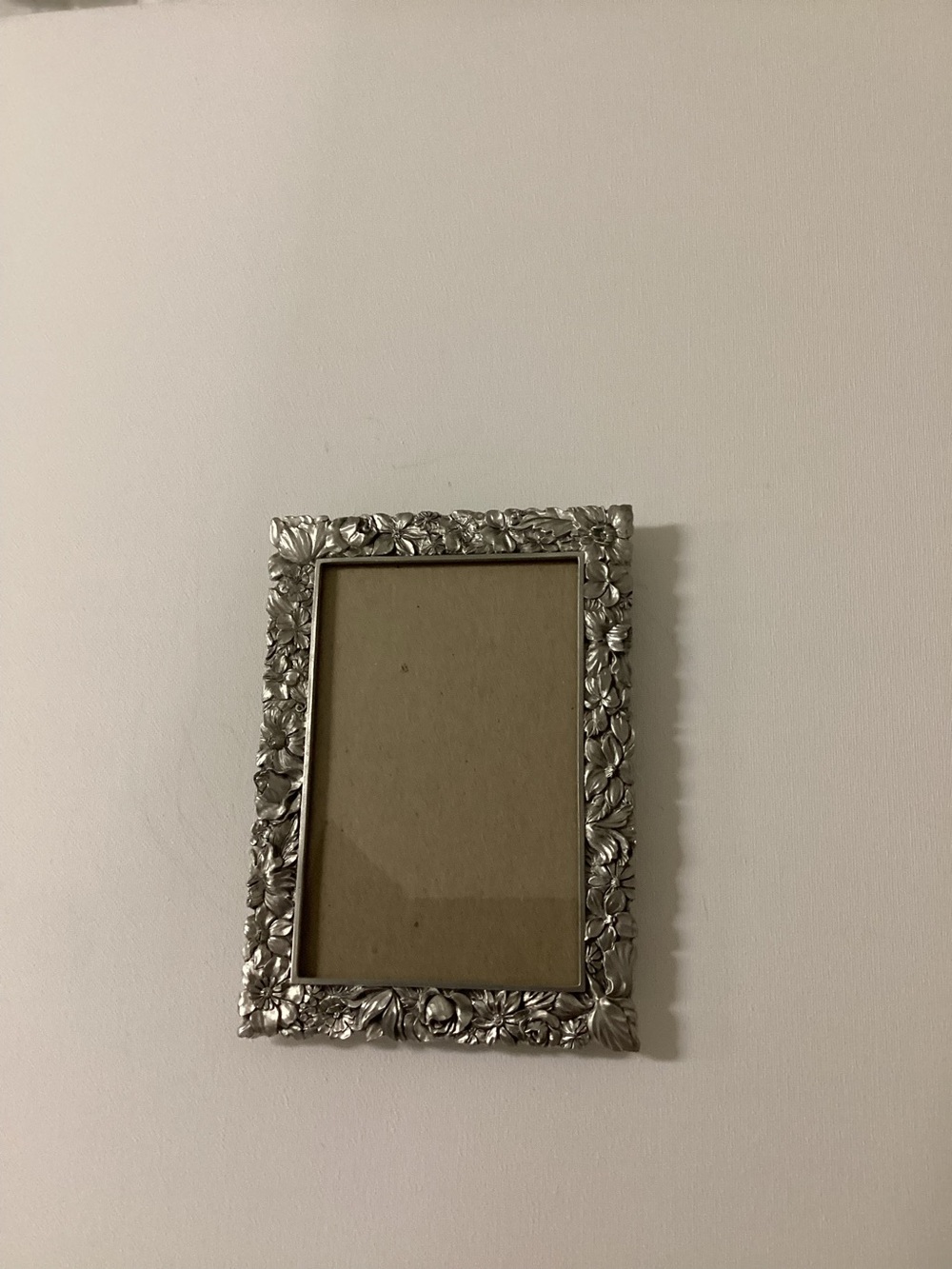 NWOT - Vintage Pewter 4X6 Ornate Floral Silver Picture Frame